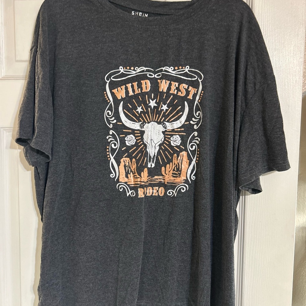 SHEIN Charcoal Graphic Tee with Western Design